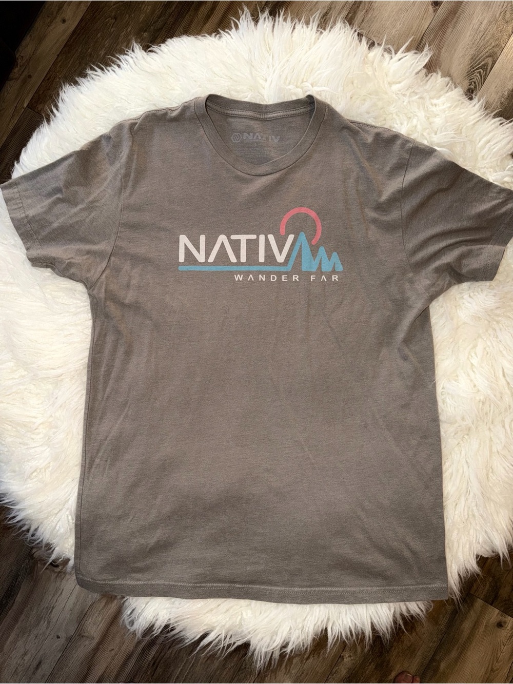 NATIV // Wander Far Logo T-Shirt - Gray